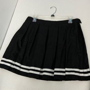 Hot Topic Black with white stripes skater skirt size L